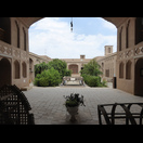 Der Innenhof des Khan-e Lari